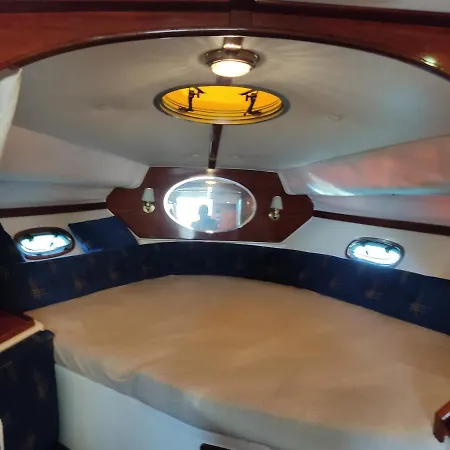 Úszó hotel Hit-1 Motor Yacht *