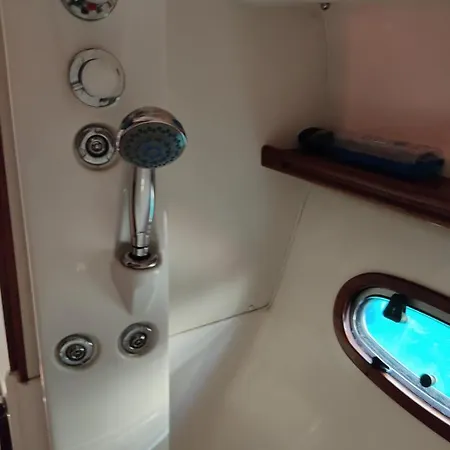 Hit-1 Motor Yacht *
